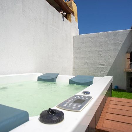 Residence Pula Via Delle Rose Екстериор снимка